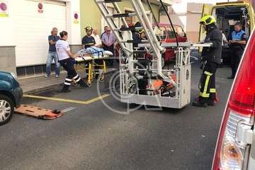  Evacuada por la ventana de su casa en Telde (Foto TA)